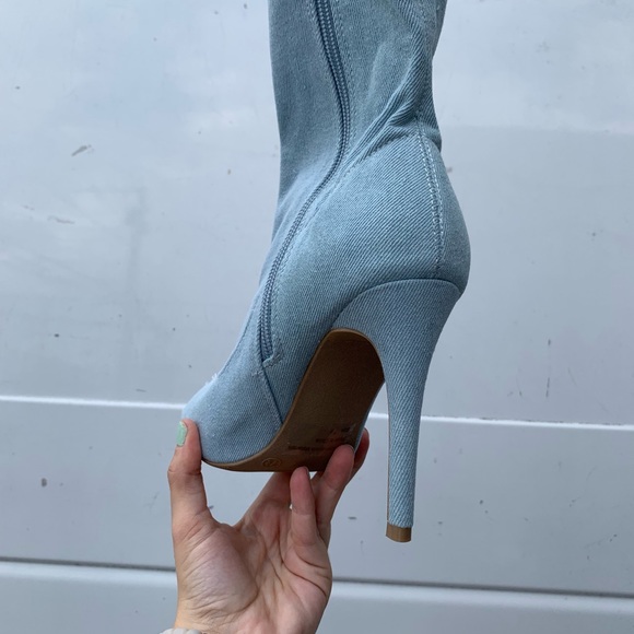 Lt Denim Frayed Ankle heel - Picture 6 of 8